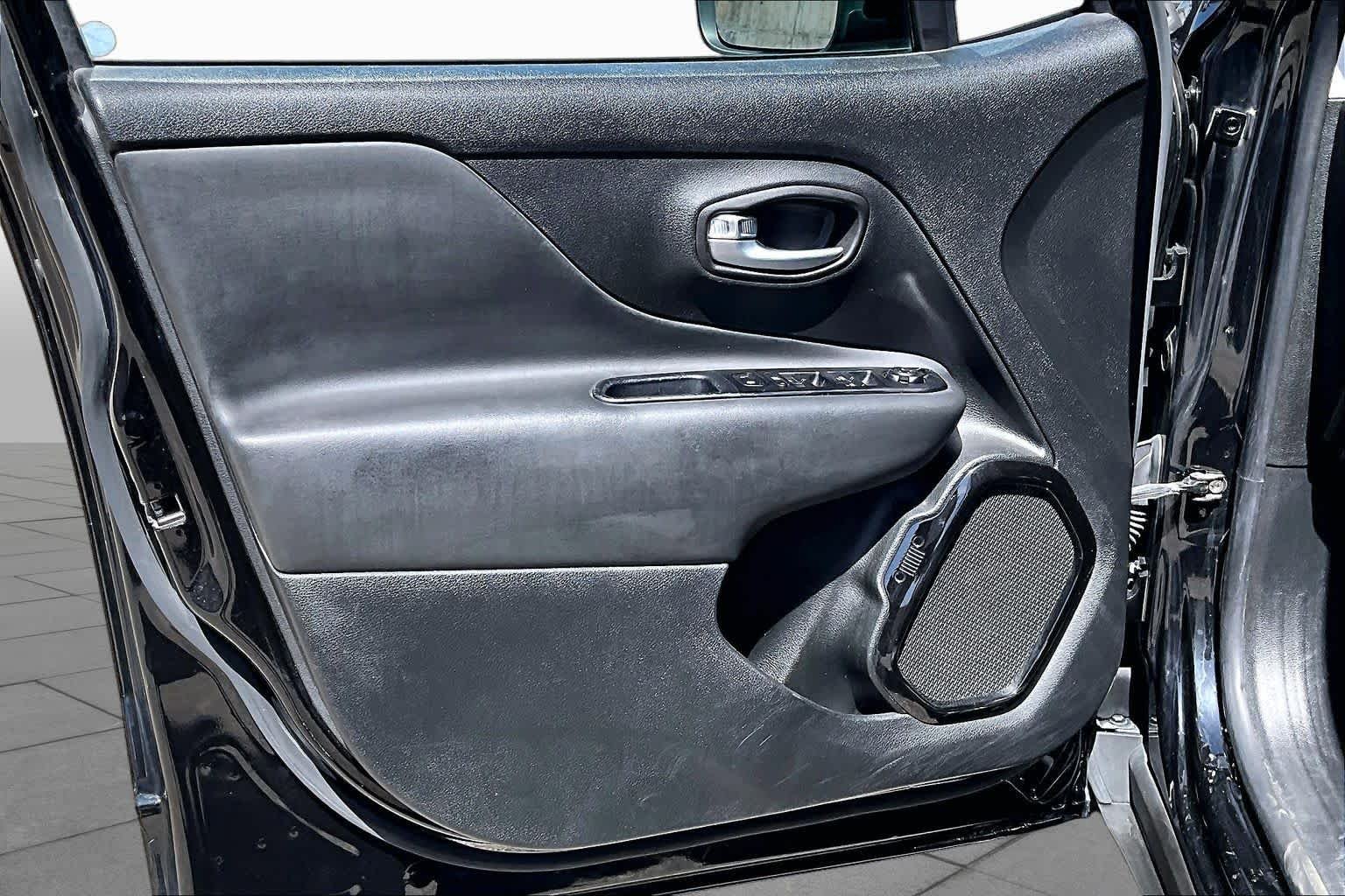 Used 2020 Black Clearcoat Jeep Altitude image 21
