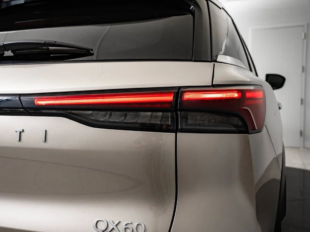 Used 2025 Warm Titanium INFINITI LUXE image 9