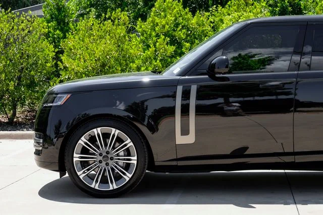 New 2026 Black Land Rover SE image 12
