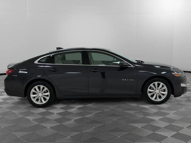 Used 2022 Gray Chevrolet LT image 6