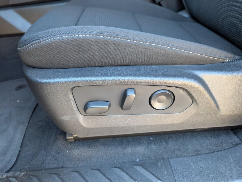2026 Chevrolet Colorado LT - Photo 11