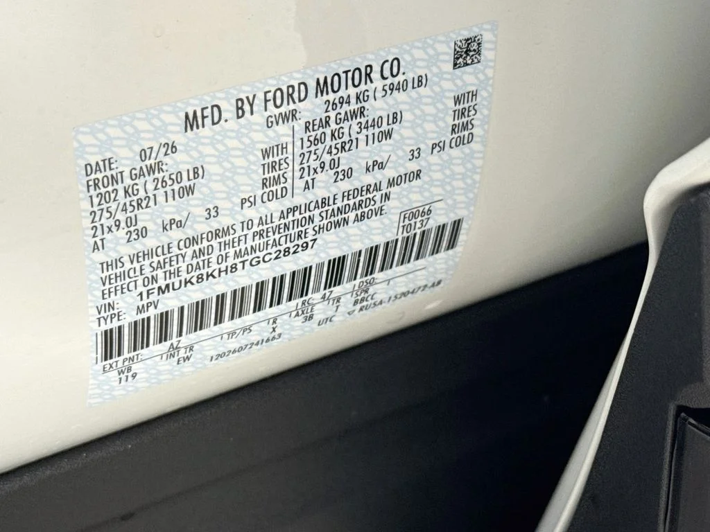 New 2026 Star White Metallic Tri-Coat Ford ST-Line image 35