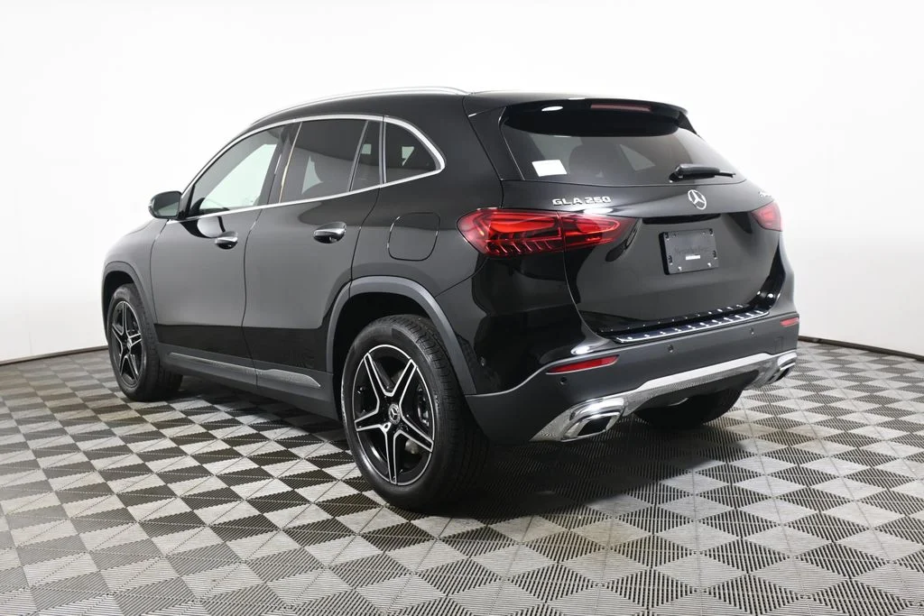 Used 2026 Black Mercedes-Benz GLA 250 image 5