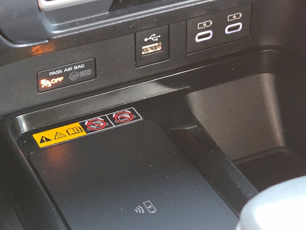 Used 2025  Toyota SE image 31