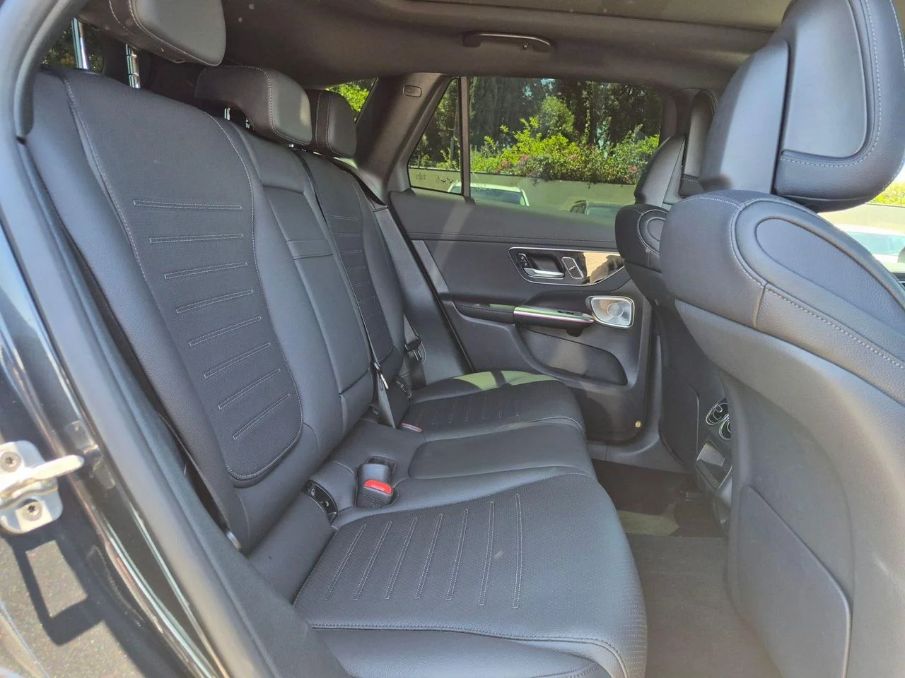 Used 2025 Graphite Grey Metallic Mercedes-Benz SUV image 26