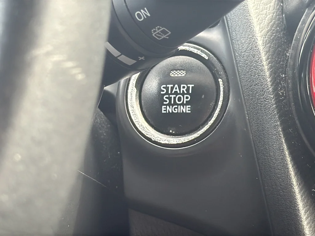 Used 2018 White Mazda Touring image 10