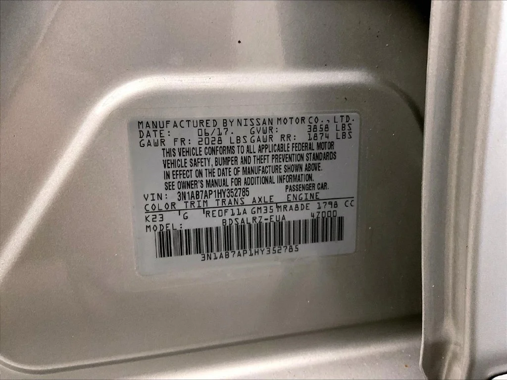 Used 2017 Silver Nissan SR image 39