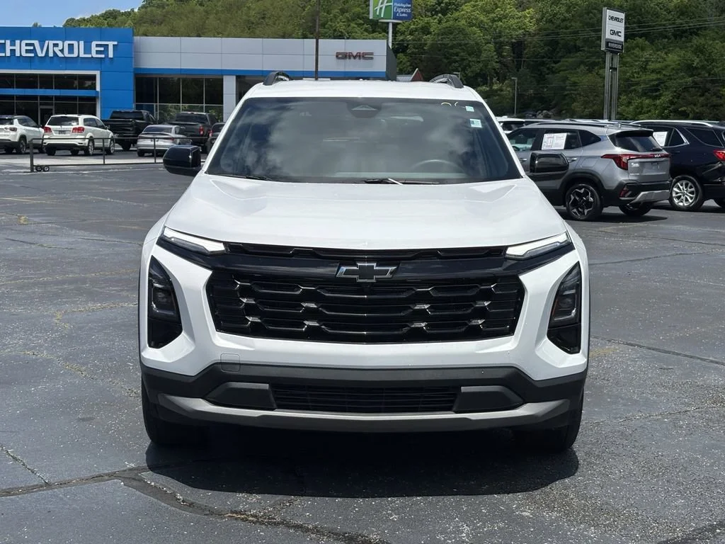 Used 2026 Summit White Chevrolet LT image 5