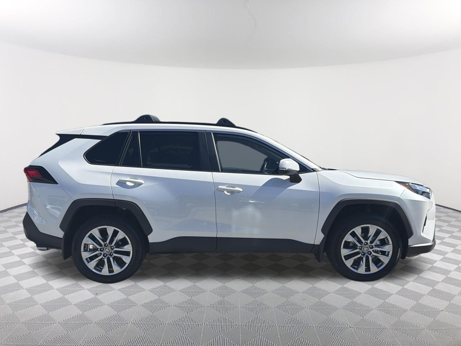 Certified Used 2025 Wind Chill Pearl Toyota XLE Premium image 18