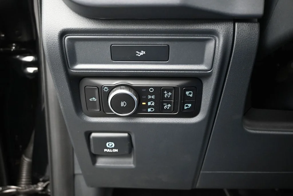 New 2026 Agate Black Metallic Ford XLT image 12