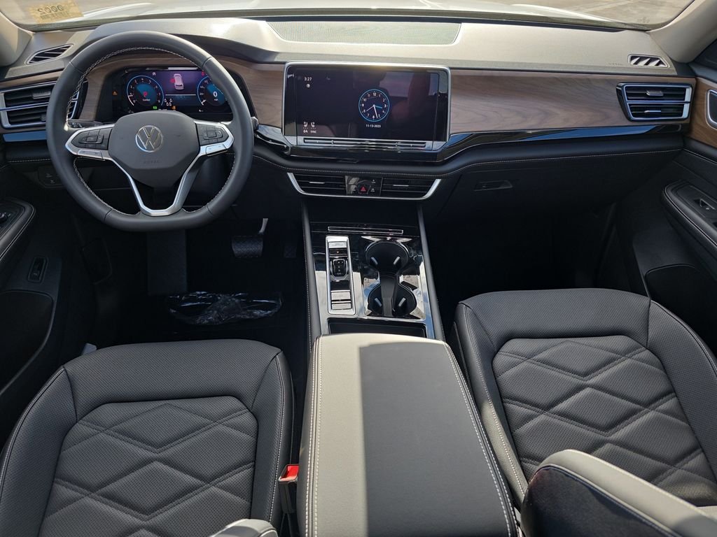 New 2026 Silver Volkswagen 2.0T SE w/Technology image 6