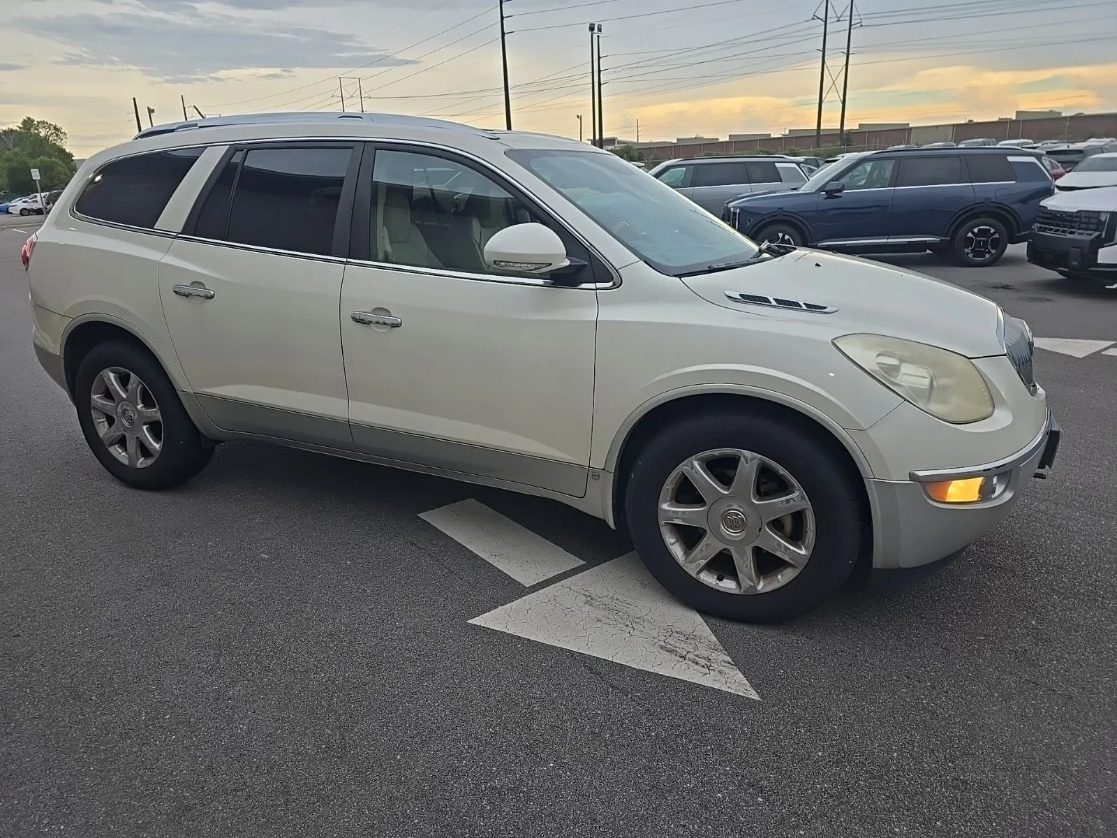Used 2008 White Diamond Clearcoat Buick CXL image 3