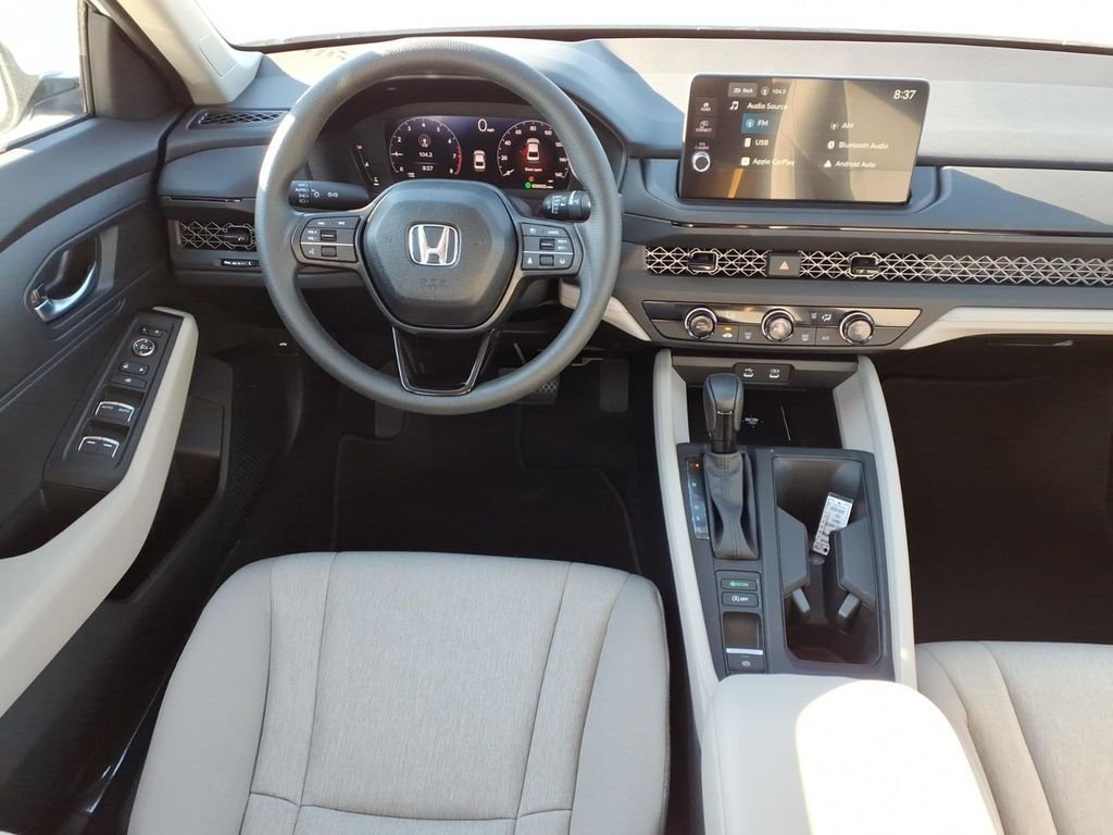 New 2026 Platinum White Pearl Honda LX image 3