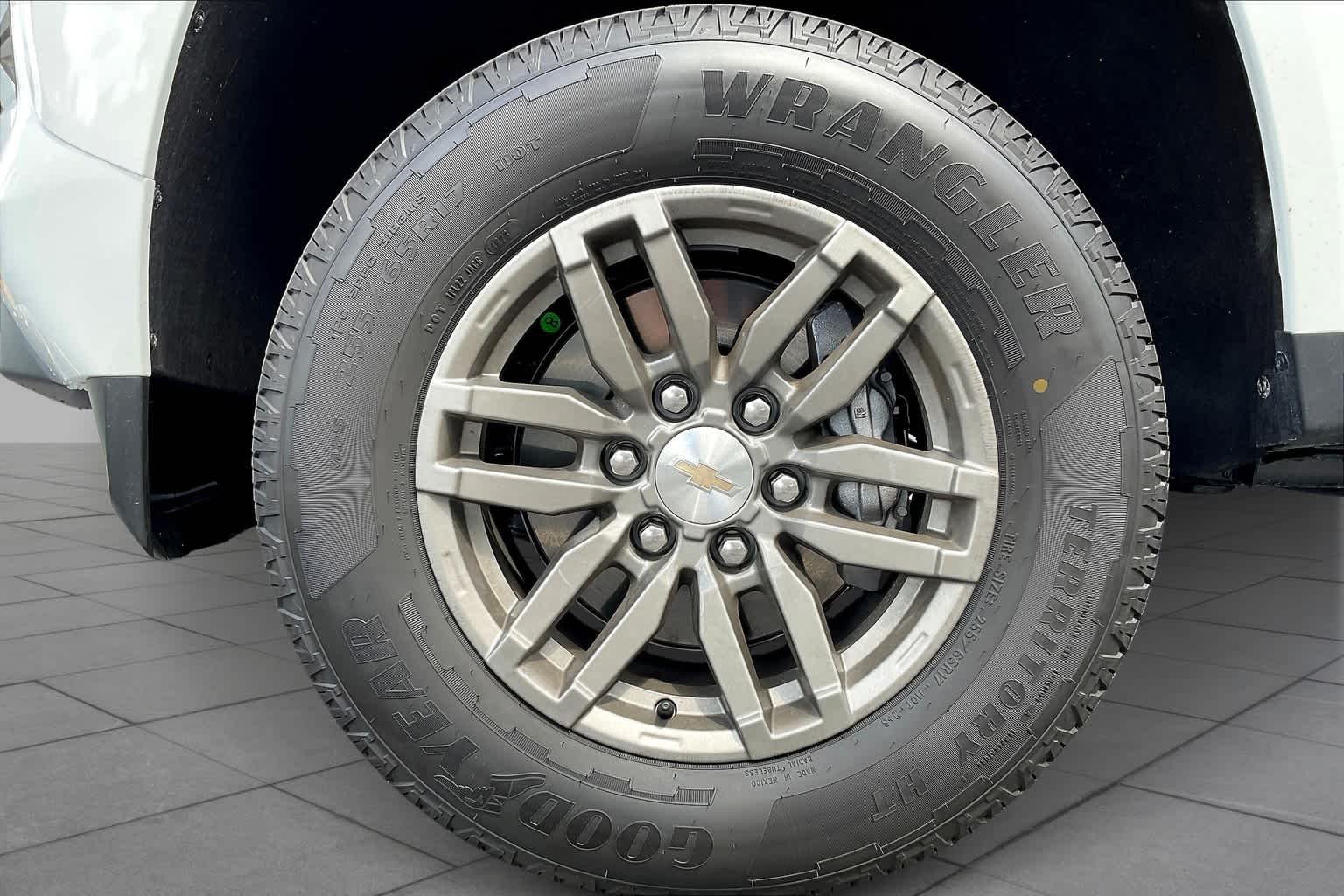 2024 Chevrolet Colorado LT - Photo 10
