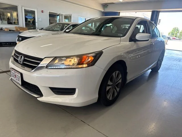 Used 2015  Honda LX image 2
