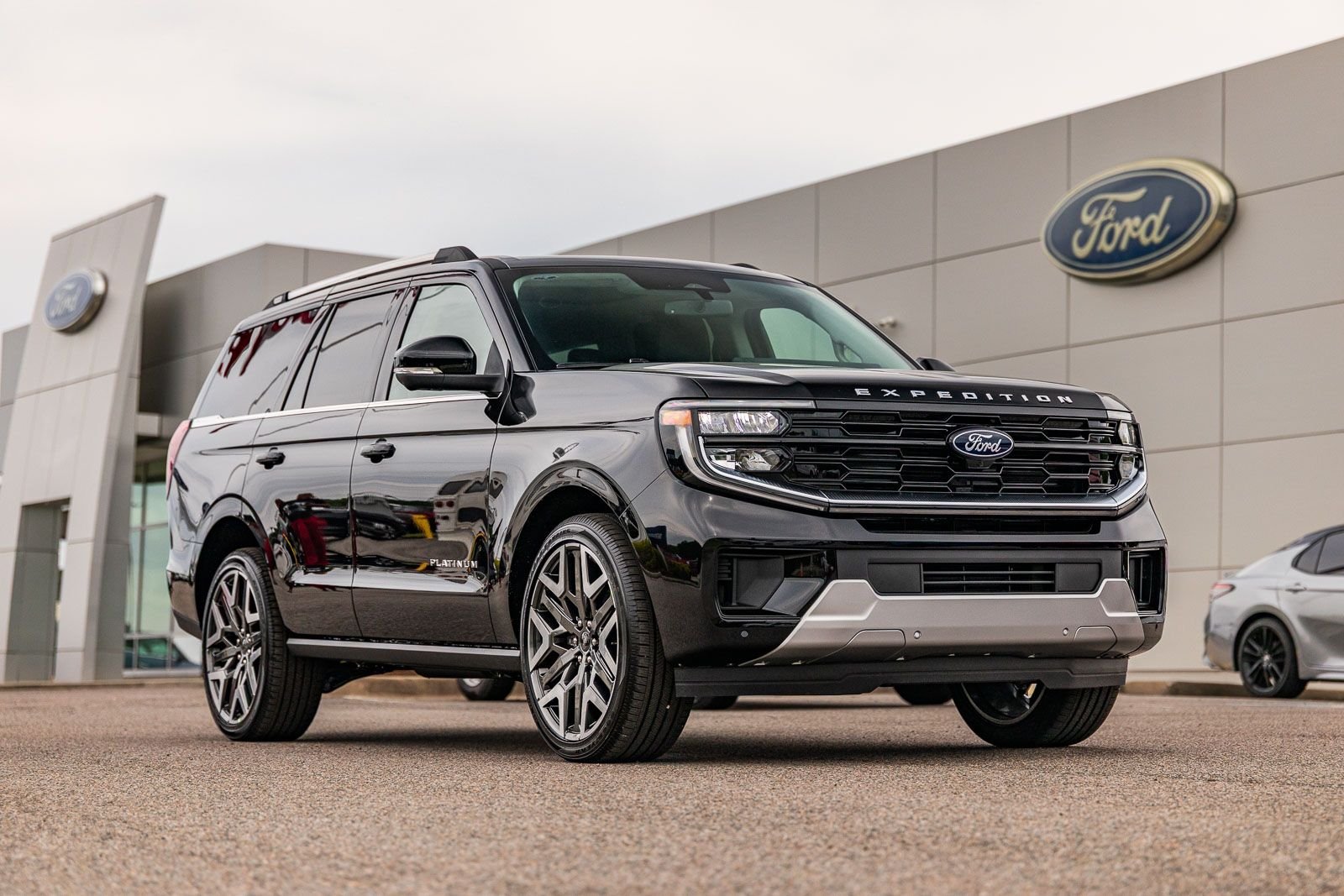 New 2026 Agate Black Metallic Ford Platinum® image 1