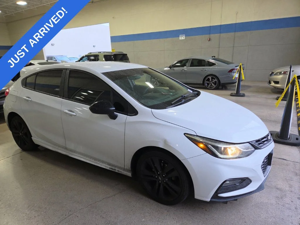 Used 2018 Chevrolet Cruze LT with VIN 3G1BE6SM9JS582874 for sale in Henderson, NV