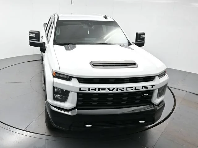 Used 2022 SUMMIT WHITE Chevrolet Custom image 29