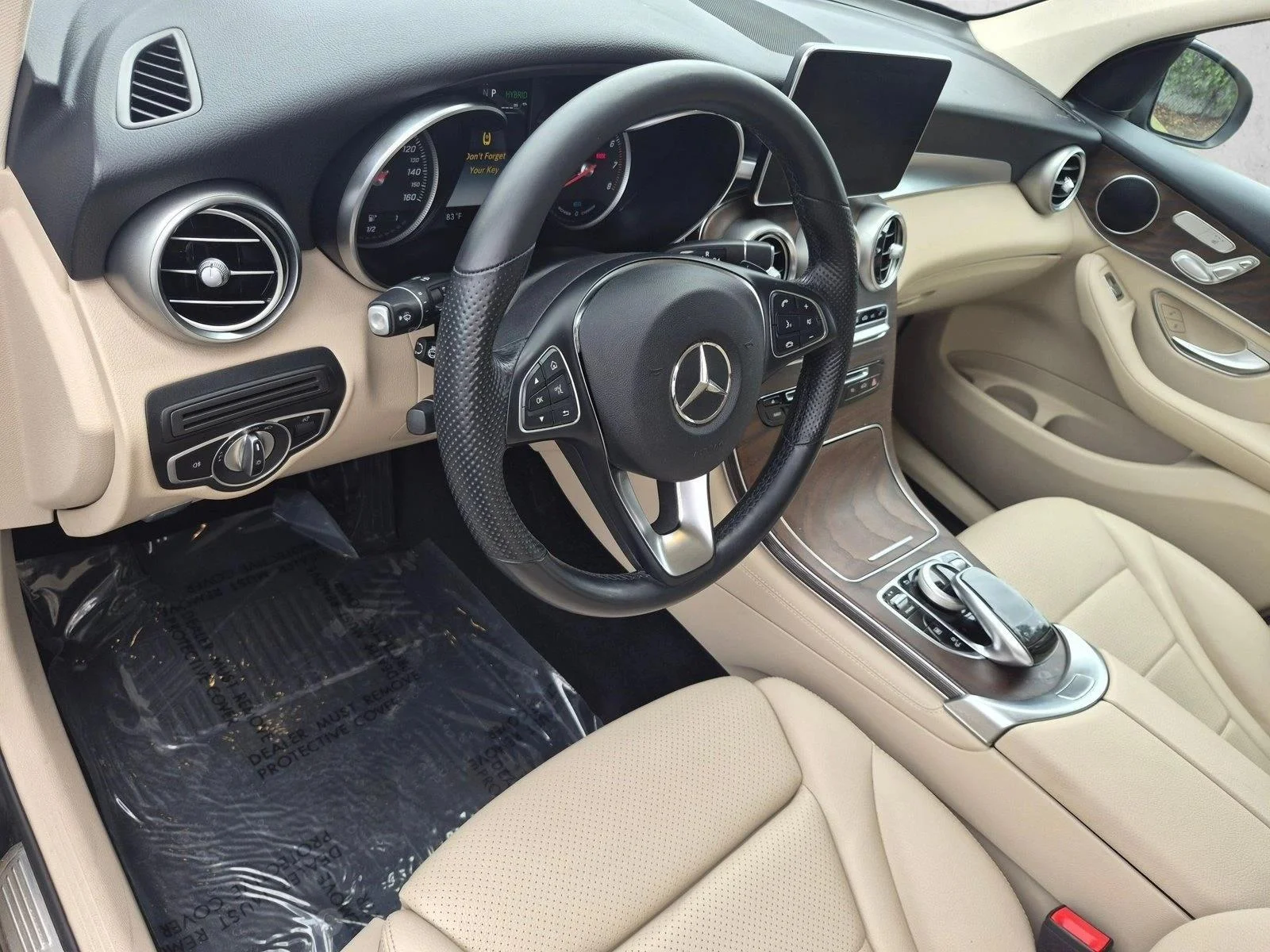 Used 2019 Black Mercedes-Benz GLC 350e image 10