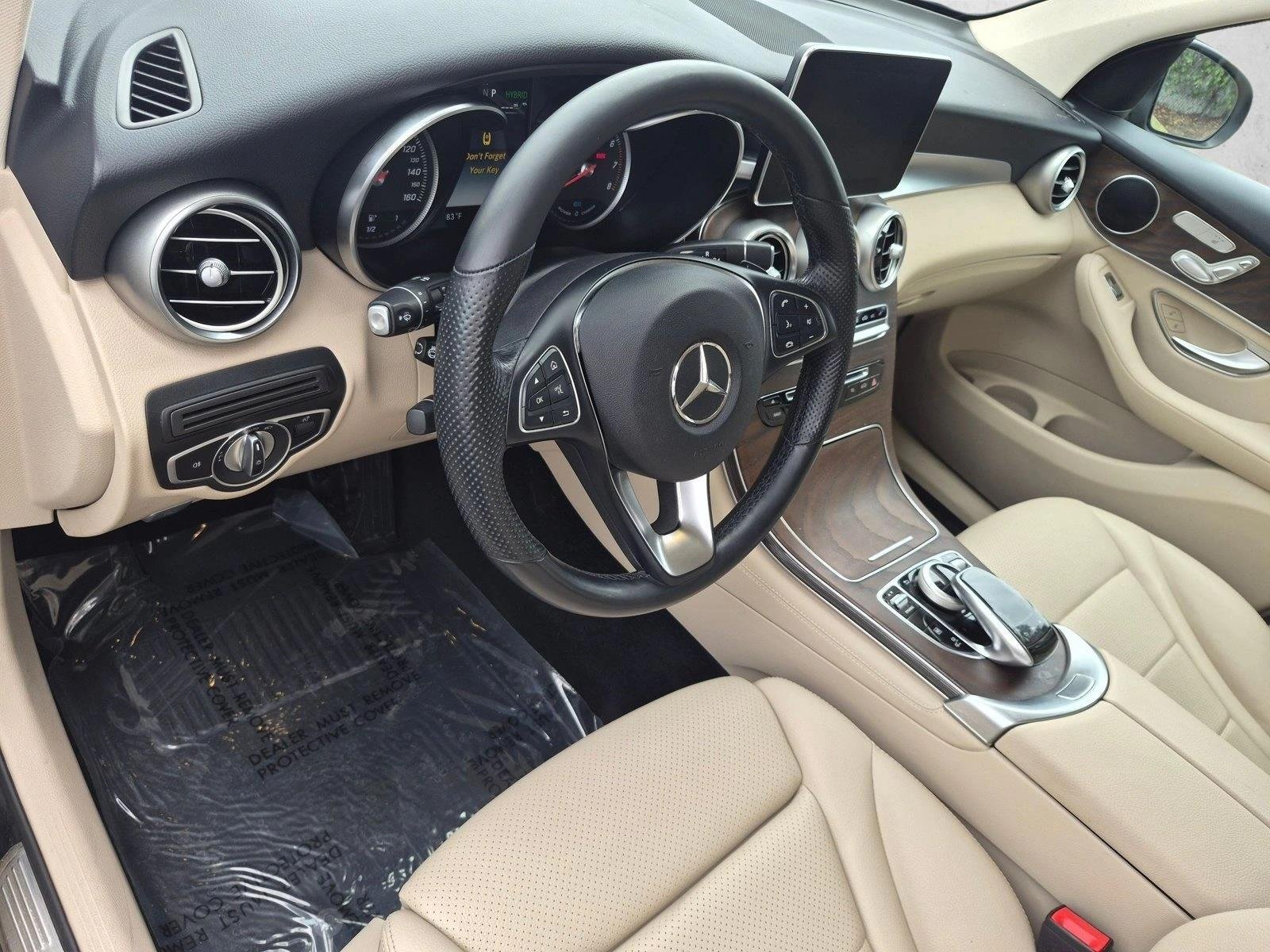 Used 2019 Black Mercedes-Benz GLC 350e image 10