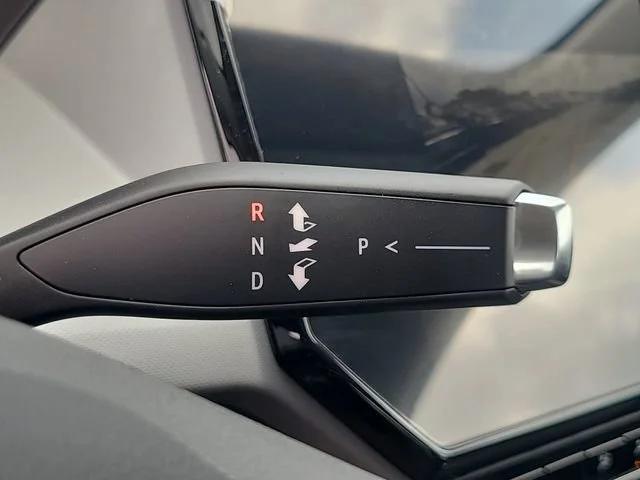New 2027 Summit White Chevrolet LT image 29
