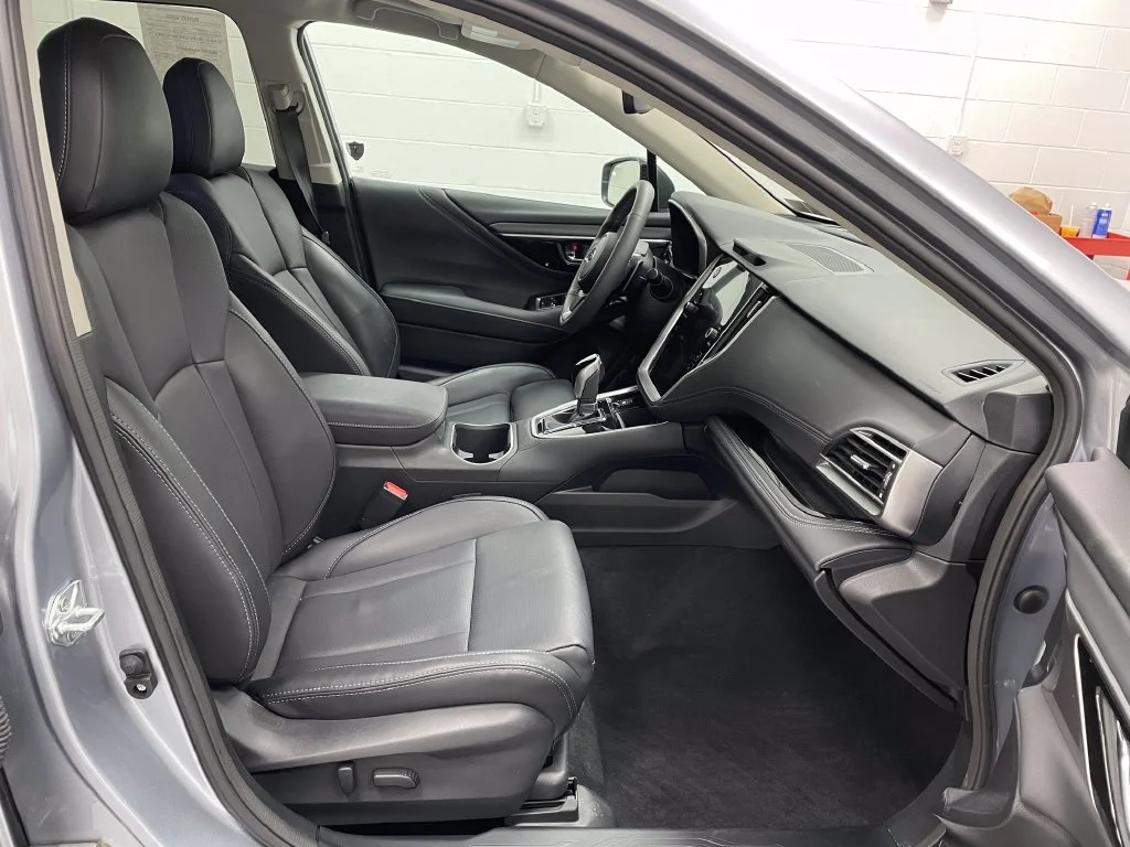 Used 2025 Ice Silver Metallic Subaru Limited image 11