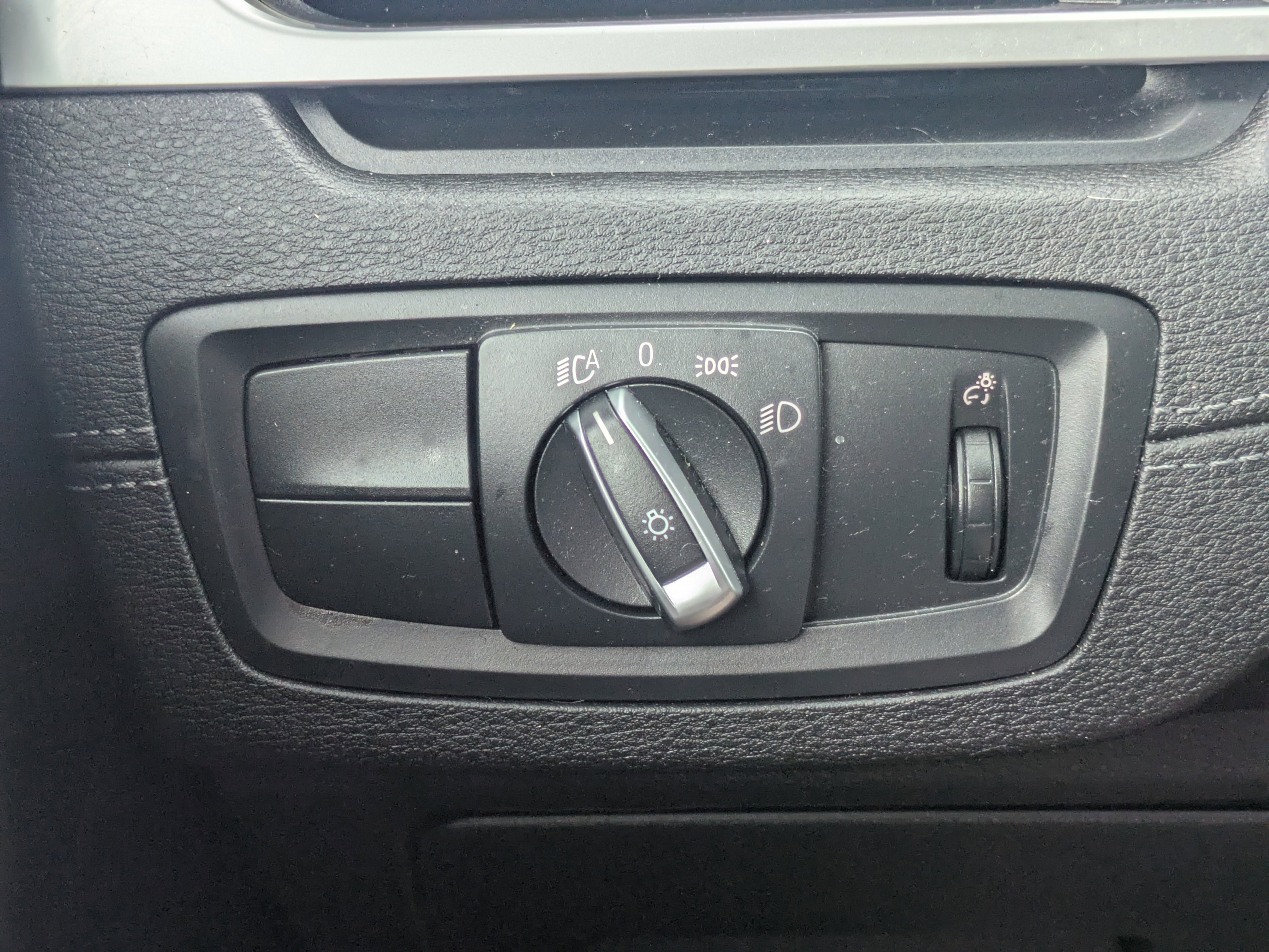 Used 2021 Phytonic Blue Metallic BMW sDrive28i image 28