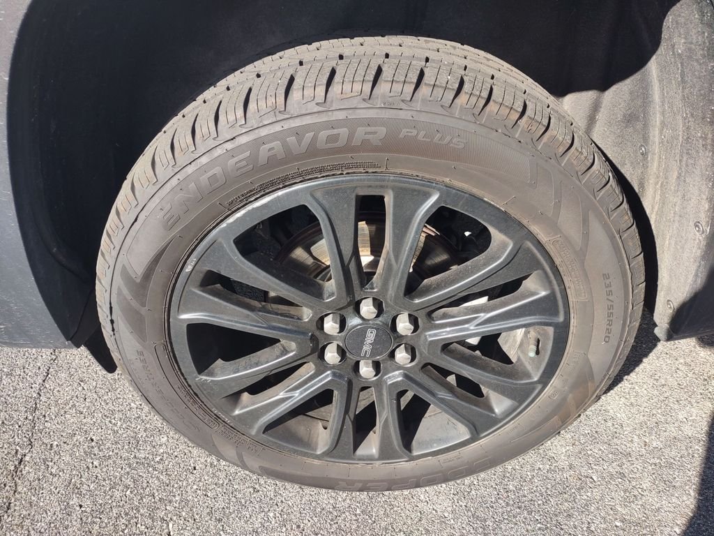 Used 2023 Gray GMC SLE image 10