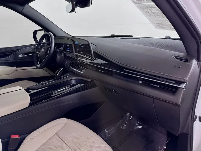 Used 2022 White Cadillac Sport image 32