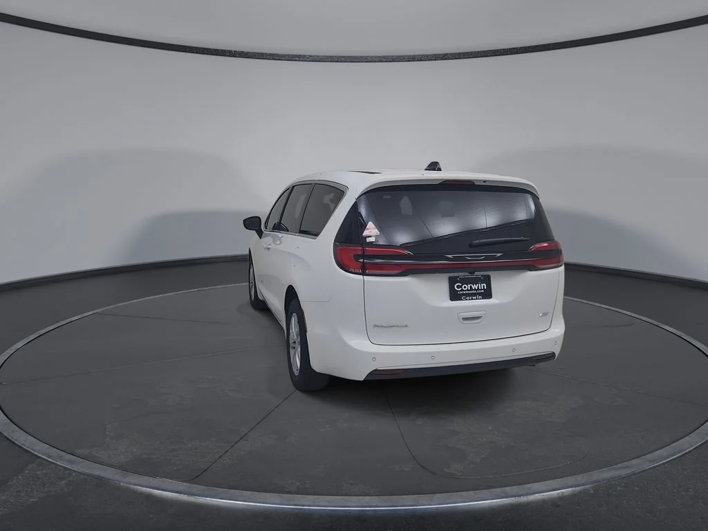 New 2027 Bright White Clear-Coat Exterior Paint Chrysler Select image 12