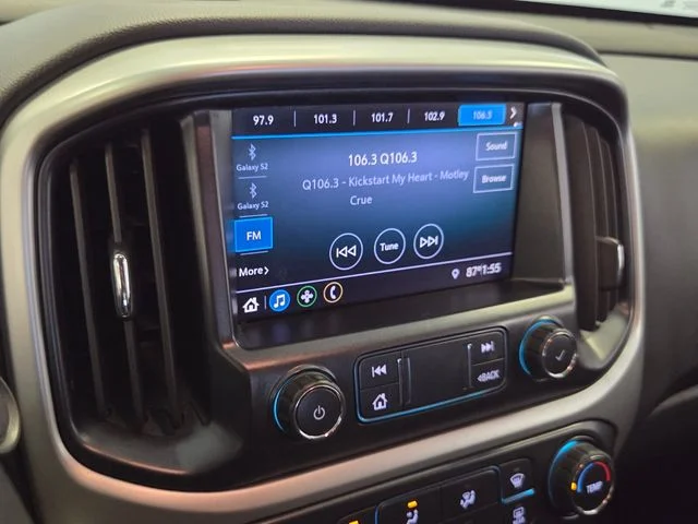 Used 2021 Gray Chevrolet LT image 19