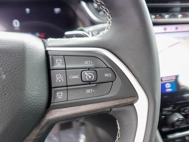 Used 2025 White Jeep Limited image 14