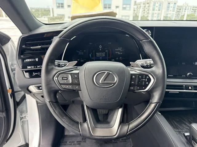 Used 2025 White Lexus 350 Premium image 14