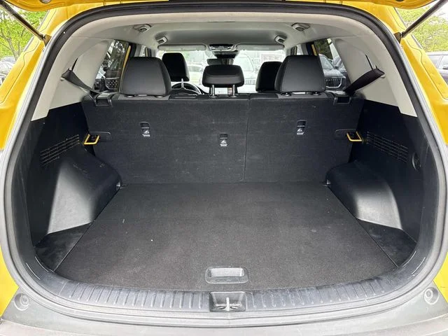 Used 2022 Yellow Kia S image 29