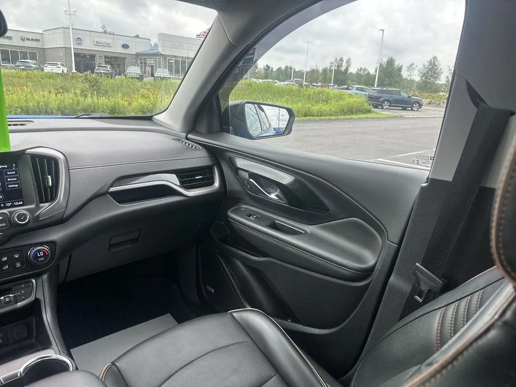 Used 2024 Blue GMC AT4 image 11