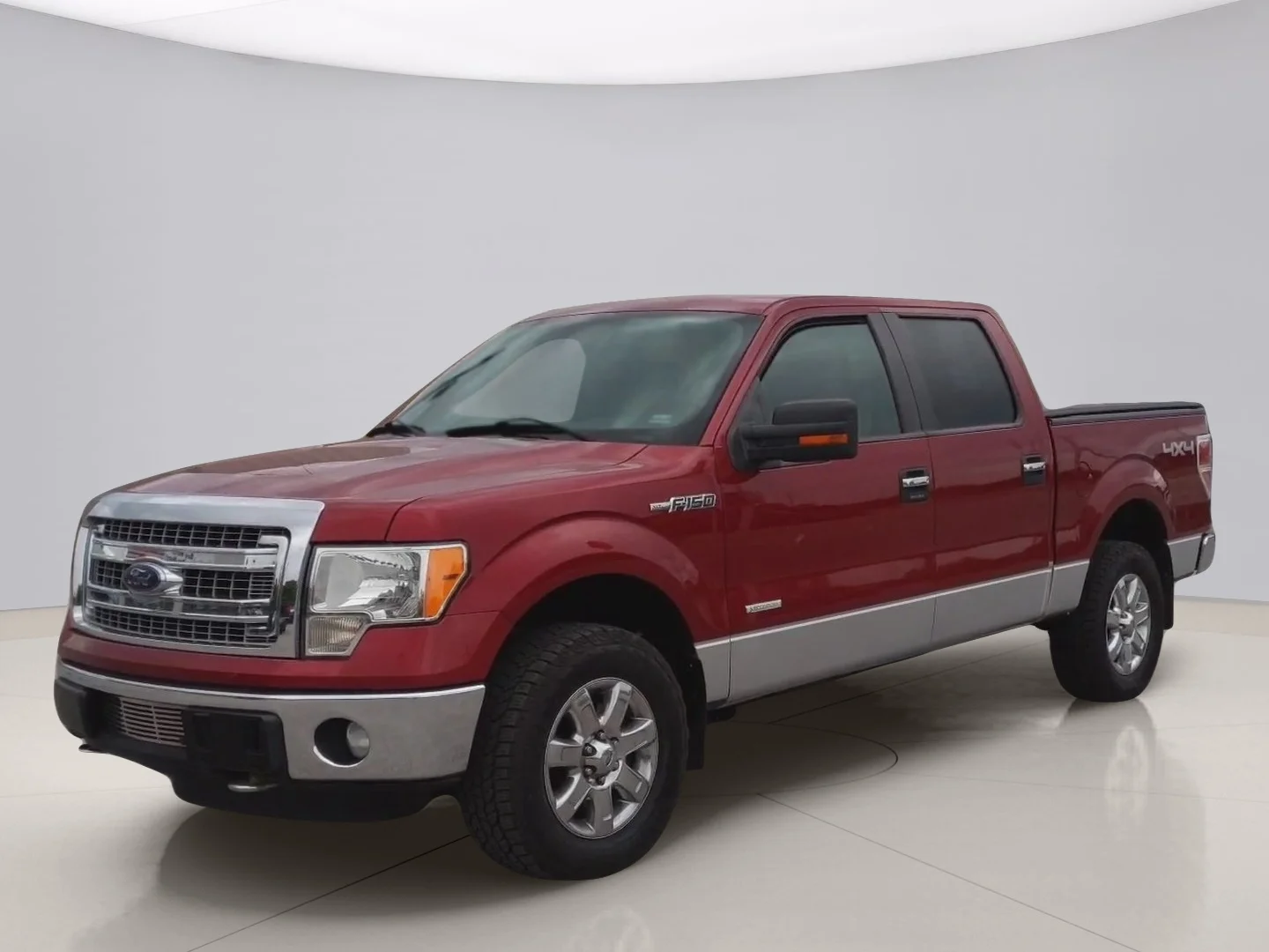Used 2013 Red Ford XL image 1