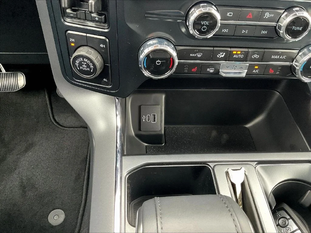 New 2026 Oxford White Ford XLT image 27