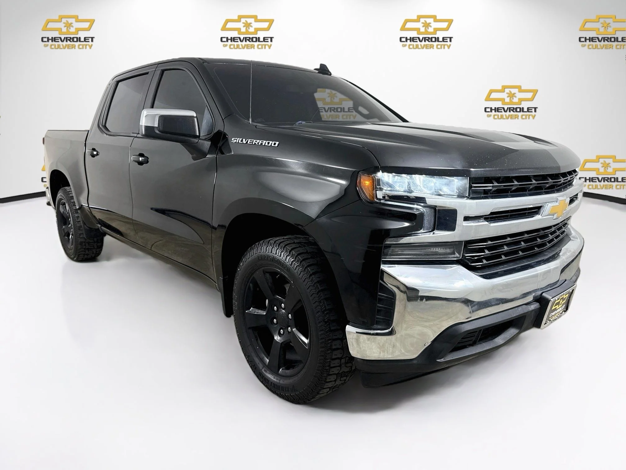 Used 2020 BLACK Chevrolet LT image 1