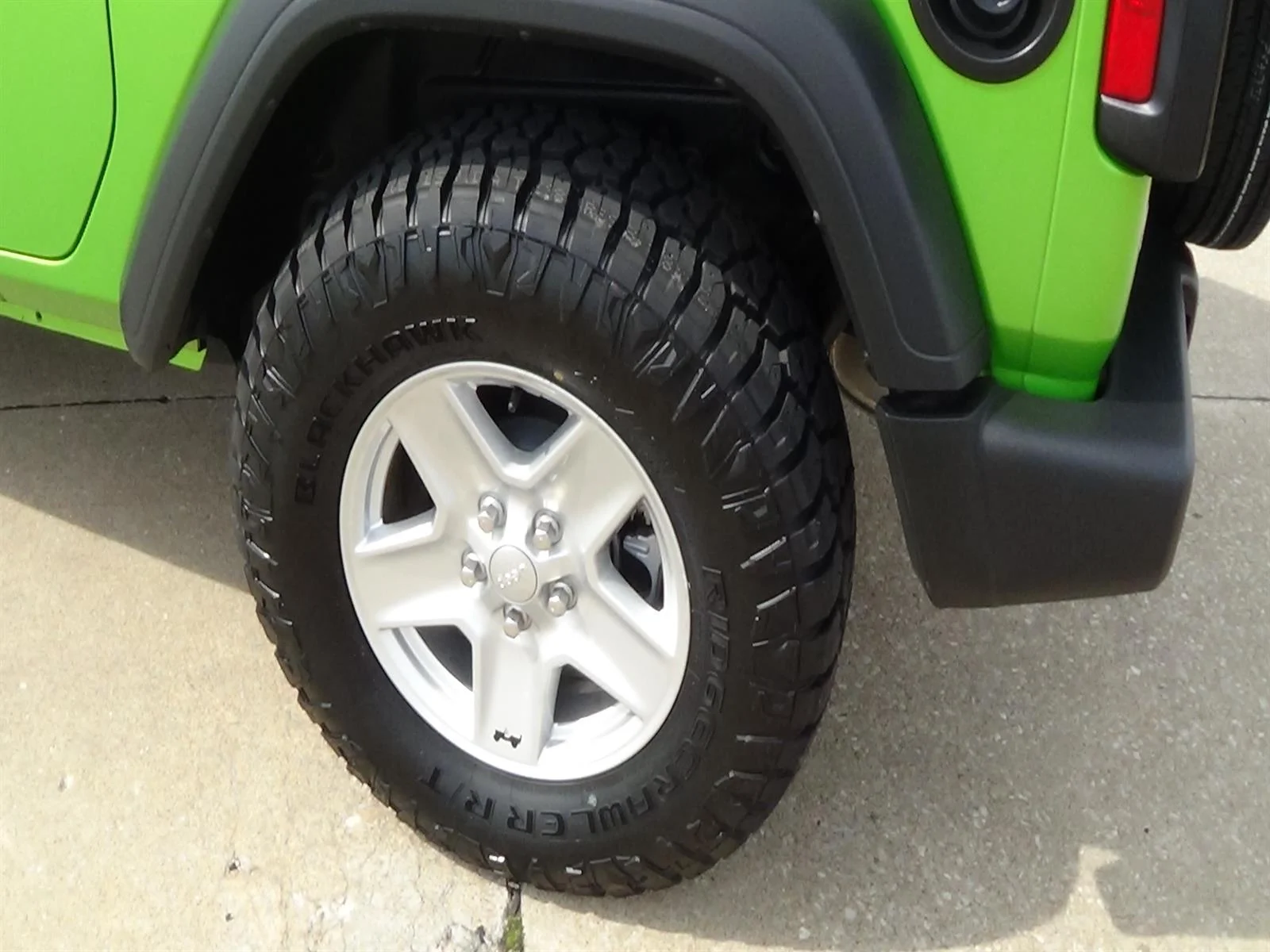 Certified Used 2025 Mojito! Clear Coat (pge) Jeep Sport image 9