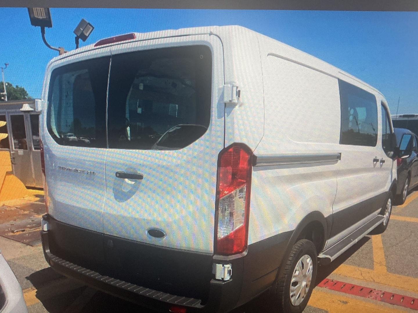 Used 2025 Oxford White Ford 250 image 4