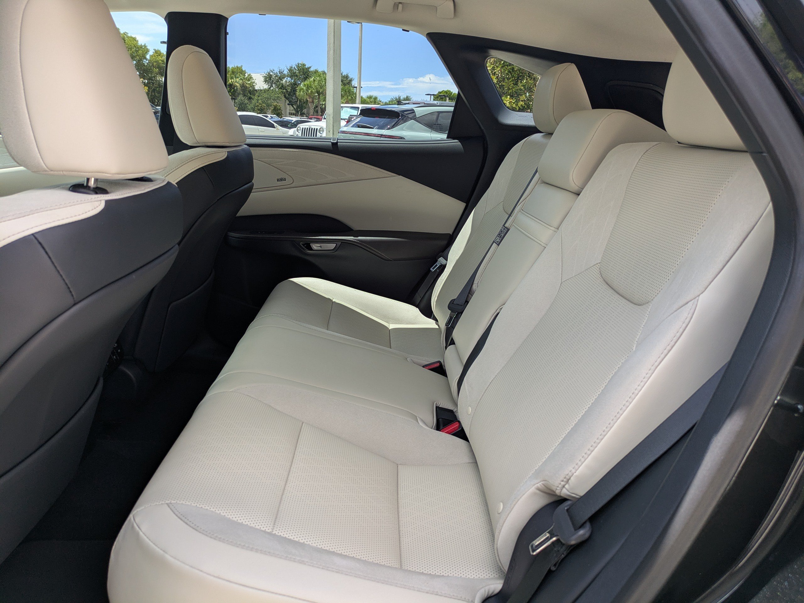 2023 Lexus RX 350 - Photo 13