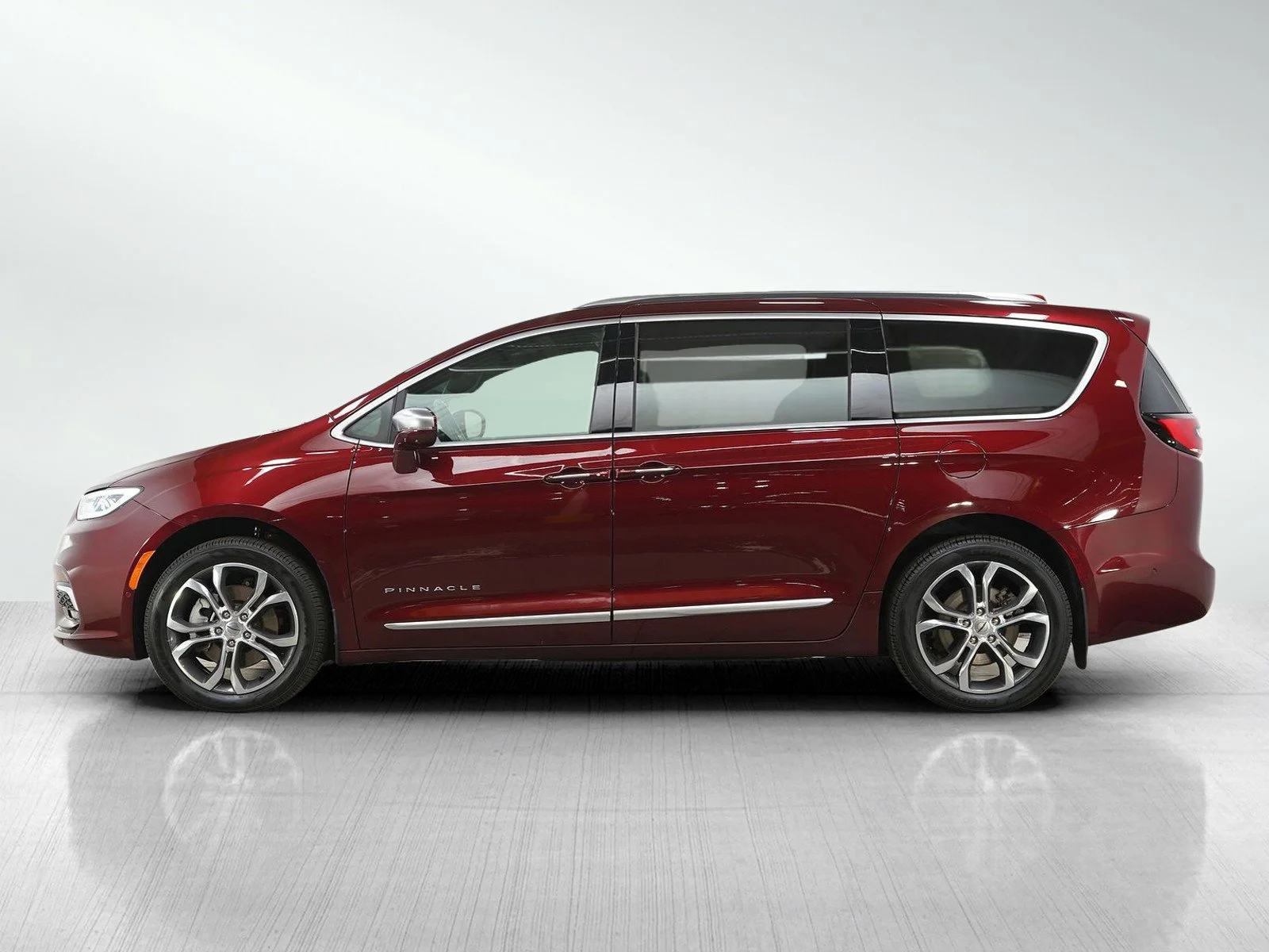 Used 2021 Chrysler Pacifica Pinnacle with VIN 2C4RC3PG5MR502100 for sale in Minneapolis, Minnesota