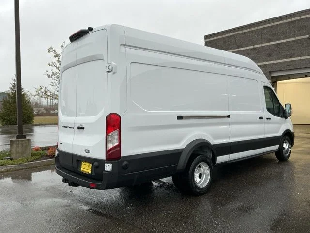 New 2026 Oxford White Ford Base image 4