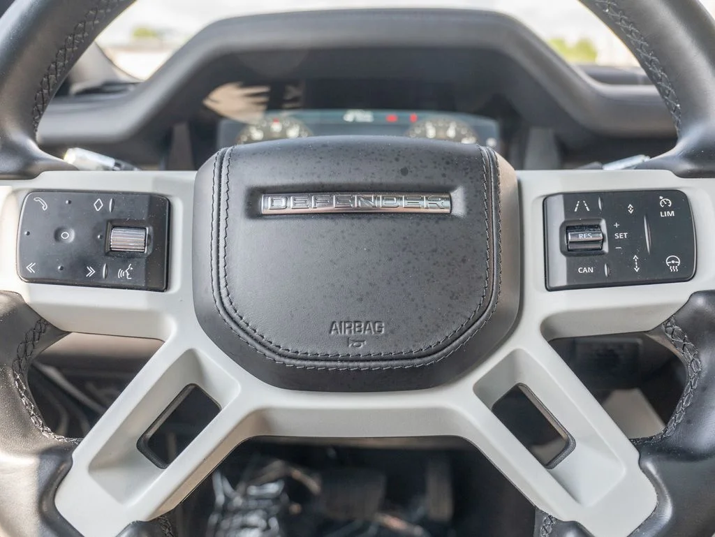 Used 2022 Blue Land Rover X-Dynamic HSE image 15