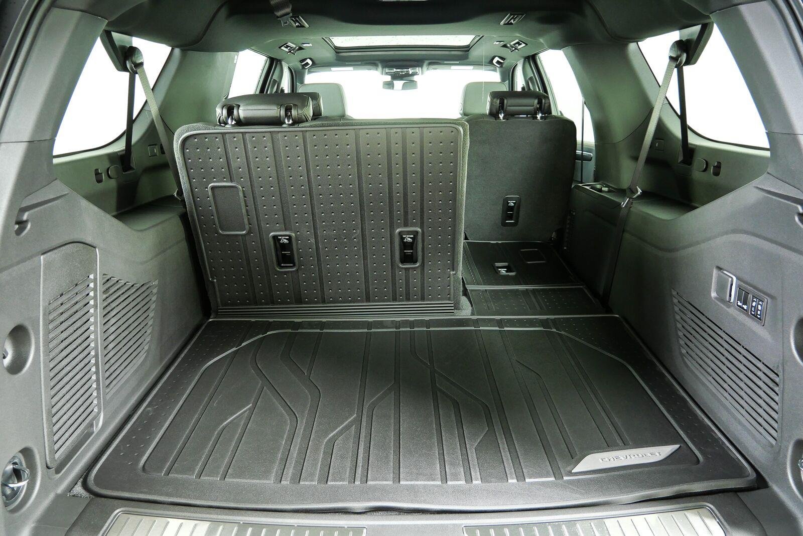 2026 Chevrolet Suburban RST - Photo 35