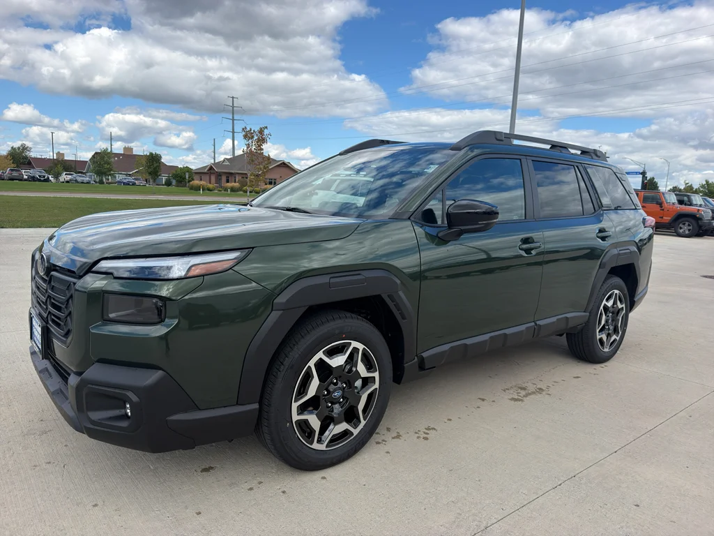 New 2026 DEEP EMERALD GREEN PEARL Subaru Touring image 2