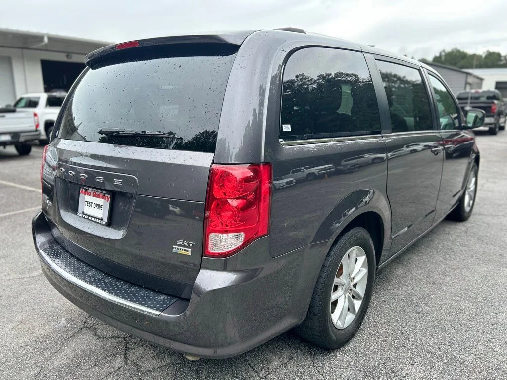 Used 2019 Gray Dodge SXT image 7