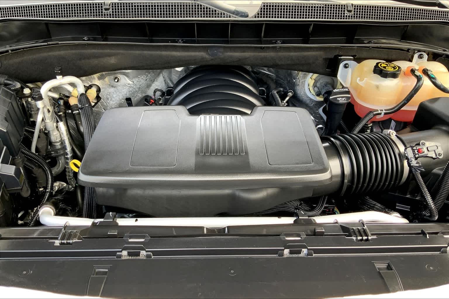 Used 2022 Summit White Chevrolet High Country image 29