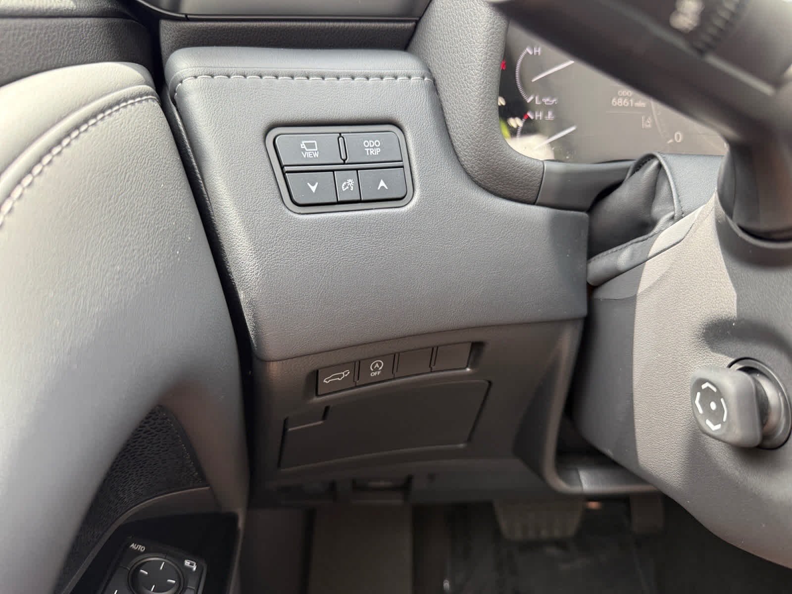 2024 Lexus LX 24