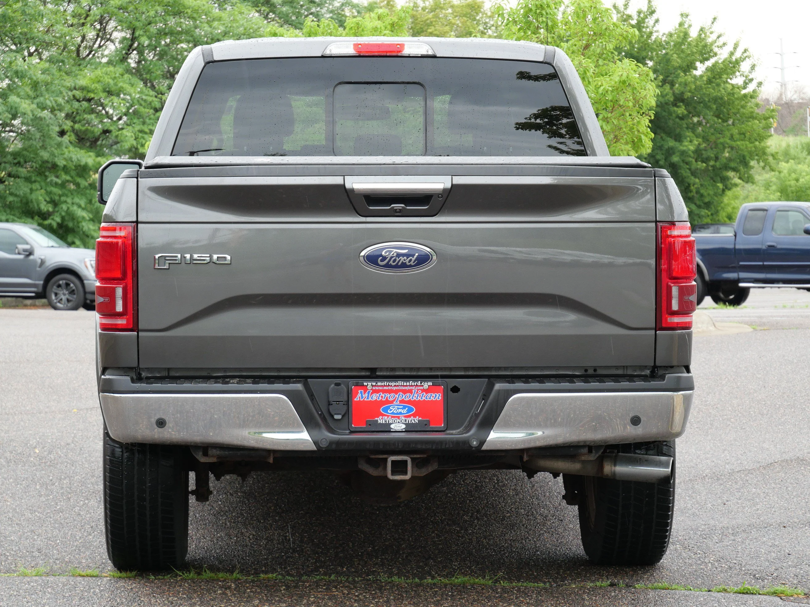 Used 2015 Magnetic Metallic Ford Lariat image 5